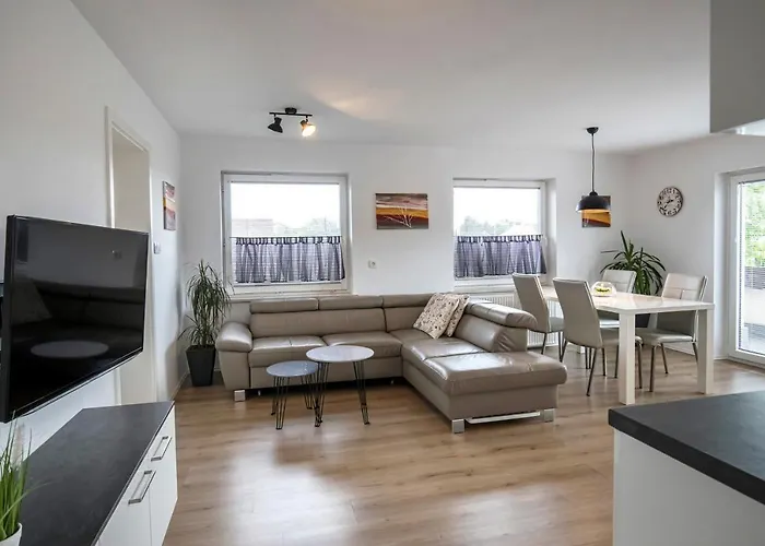 Apolonia Apartment *