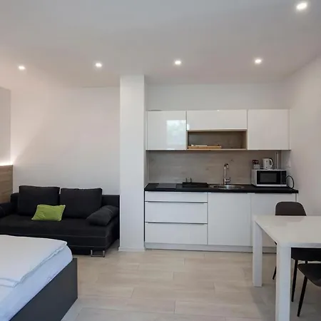 Apolonia Apartamento *