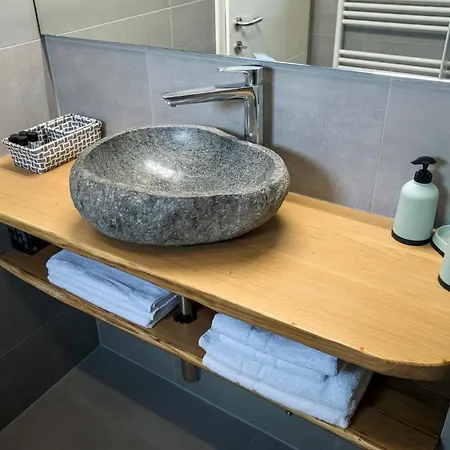 Apolonia * Ljubljana